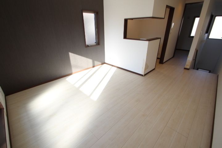 ラヴィーヌ三入A棟の居間