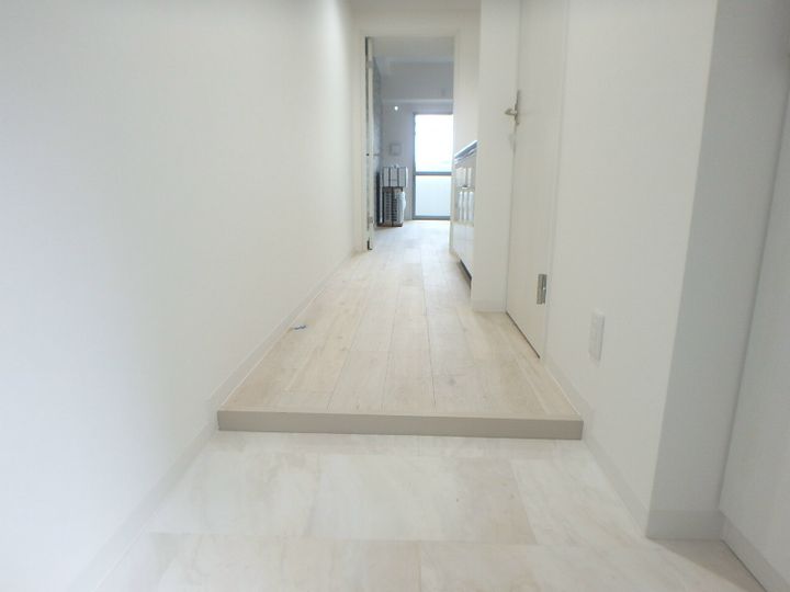 神奈川県藤沢市鵠沼橘1(マンション)の賃貸物件の玄関