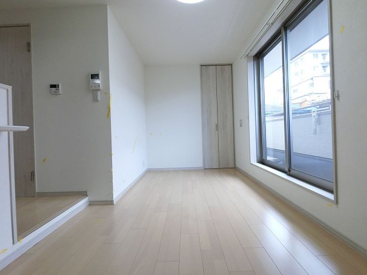 コンフォール姫島の居間