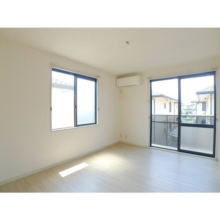 コートビレッジ深井 Aの内装