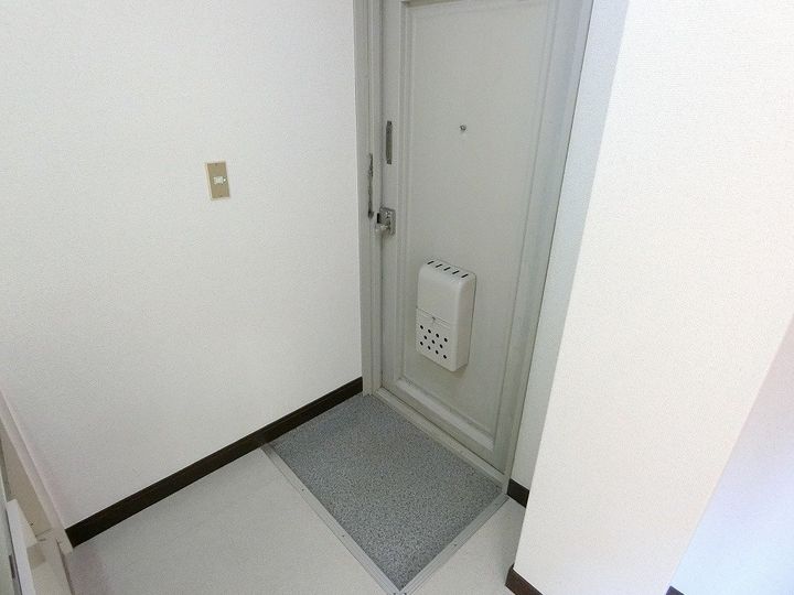 マンションミユキの玄関