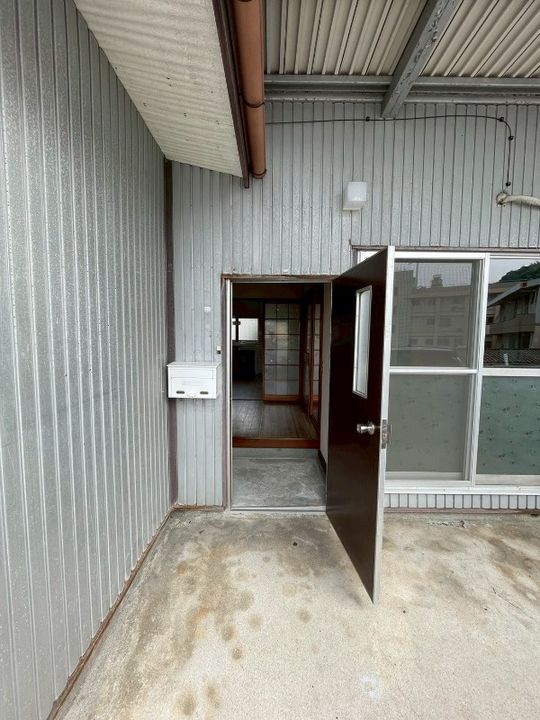 広島県江田島市江田島町中央4(アパート)の賃貸物件の地図
