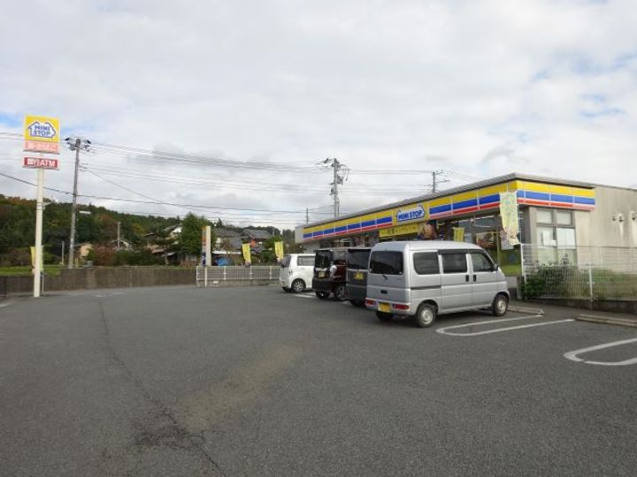 メルベーユ新梨の周辺