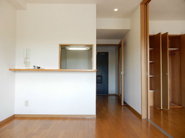 カネヒビルの居間