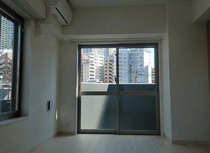 東京都新宿区西新宿5(マンション)の賃貸物件の居間