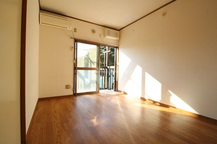 みどり荘の居間