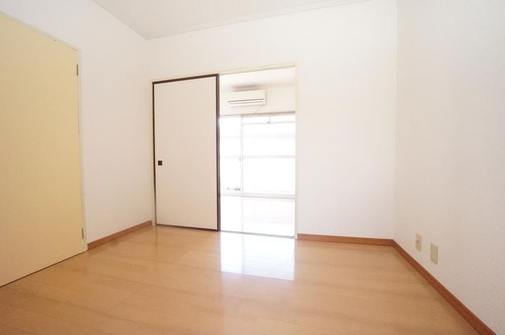 さわやかハイツの居間