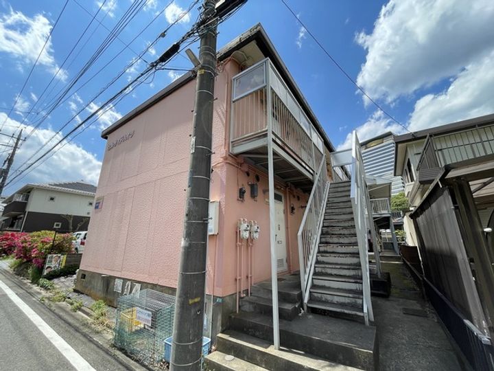 ヒルサイドハイツの外観