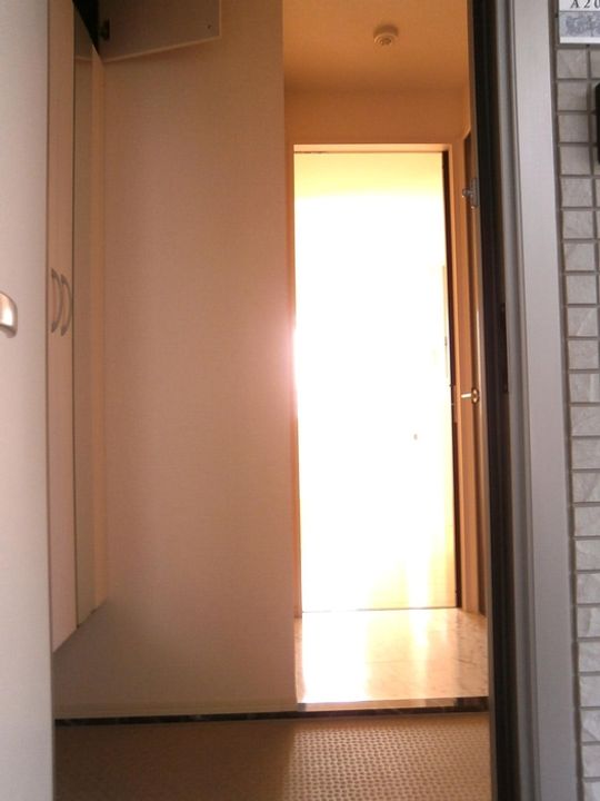 セジュールDH A棟の玄関