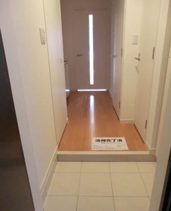 埼玉県さいたま市大宮区吉敷町2(マンション)の賃貸物件の玄関