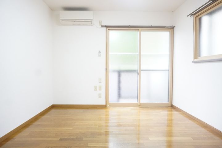 ハイツアカシヤの居間