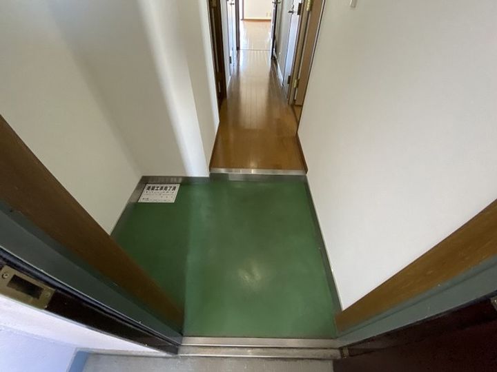 オーク一番館の玄関