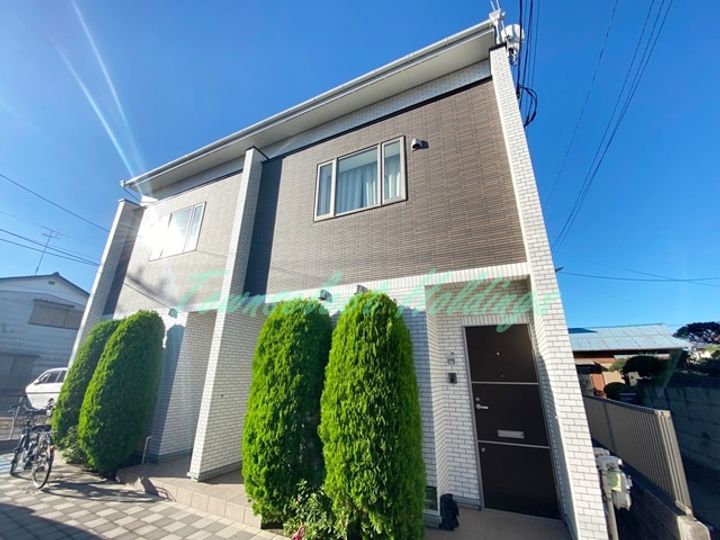 クリスタルコートの外観