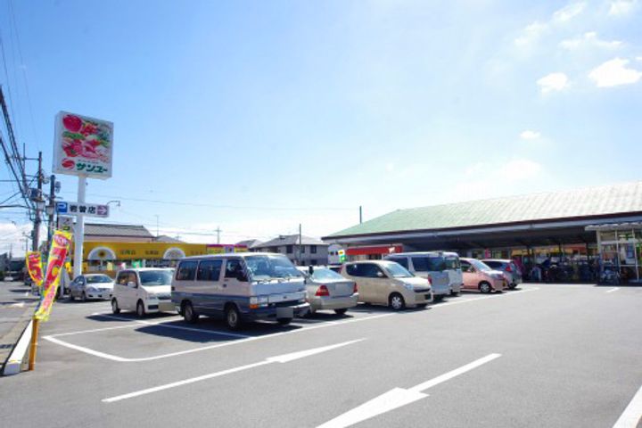 ベルメゾンKの周辺