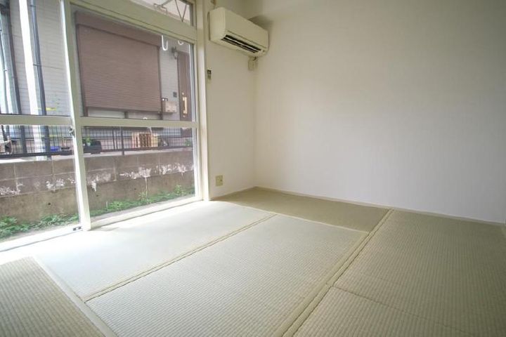 メゾンスカイの居間