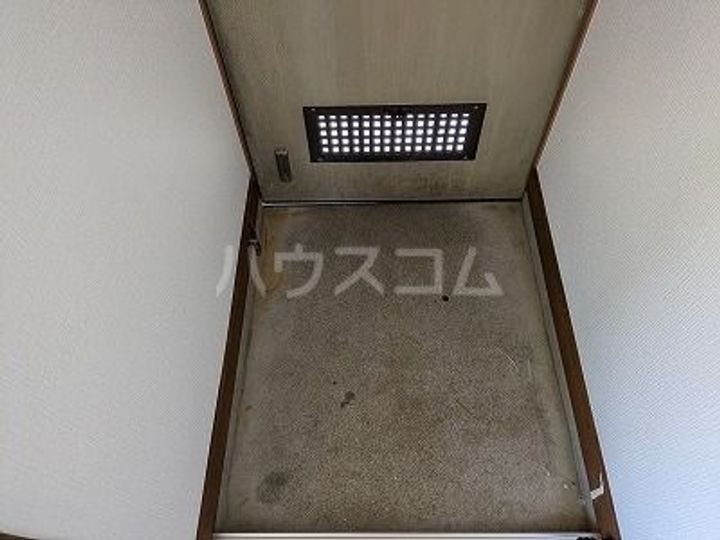 加藤アパートの玄関