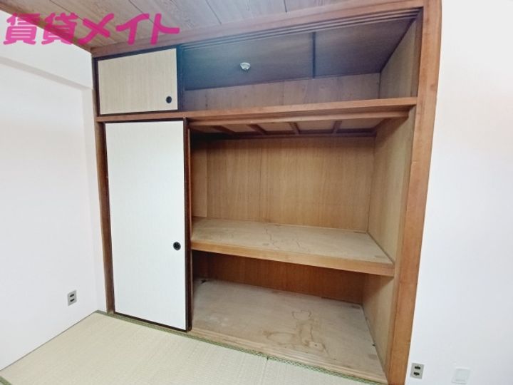 鈴与マンションの内装
