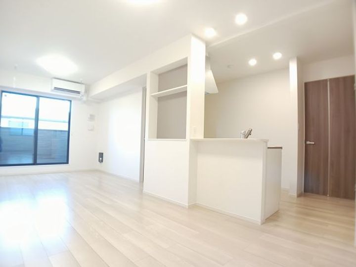 群馬県邑楽郡大泉町大字古氷(アパート)の賃貸物件の居間