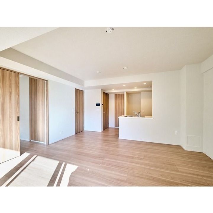 コンフォリア・リヴ西大島SOUTHの居間