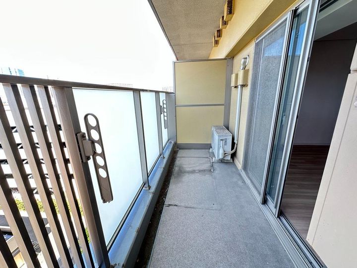 ロイヤルパークスER万代の内装