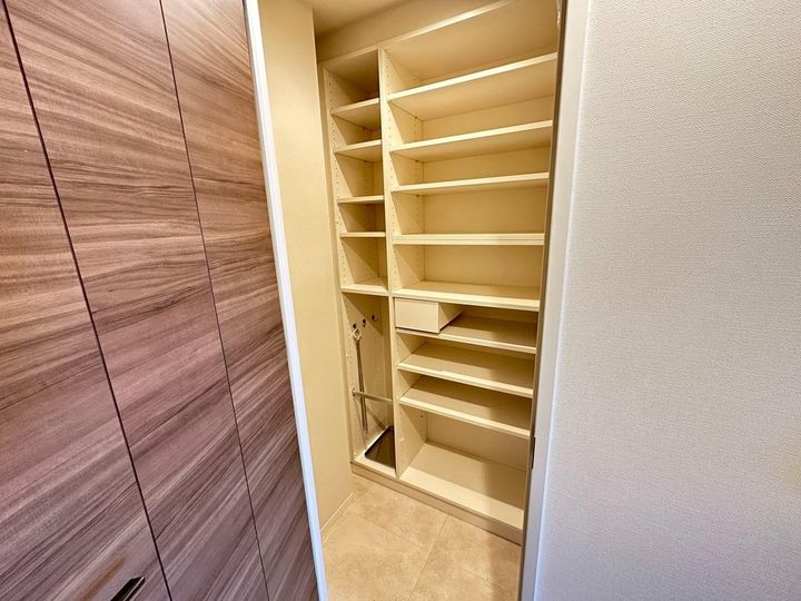 ロイヤルパークスER万代の内装