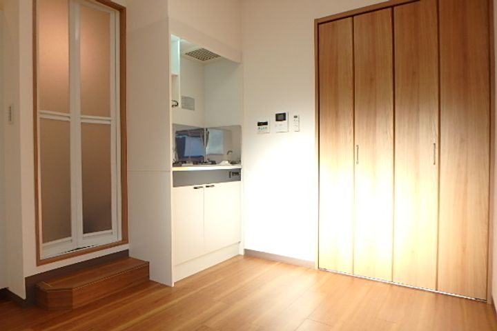 細村アパートの居間