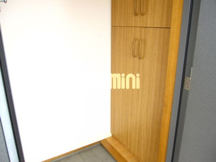 メディオハイツIIの玄関