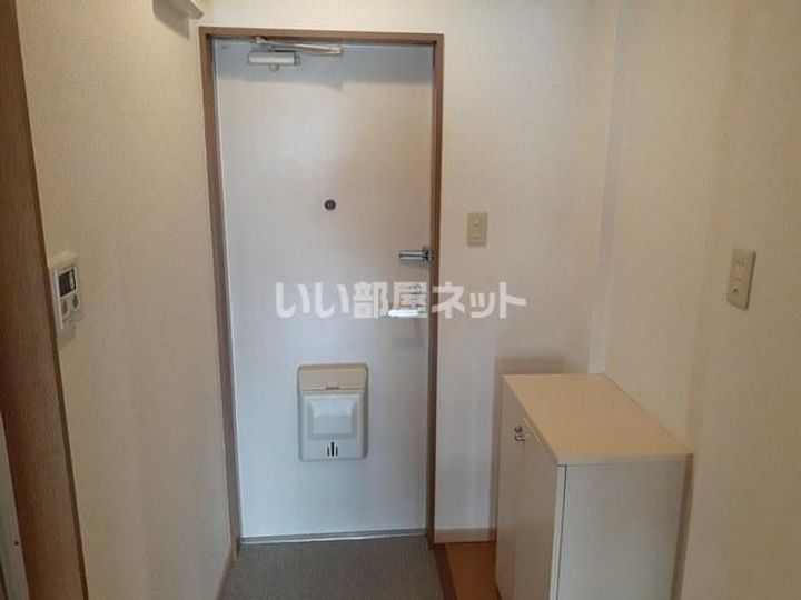 大阪府箕面市石丸2(アパート)の賃貸物件の玄関