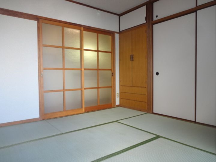 エコーハイツ 南向きの居間