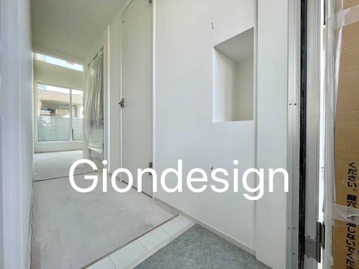 ギオンハウス川口幸町の玄関