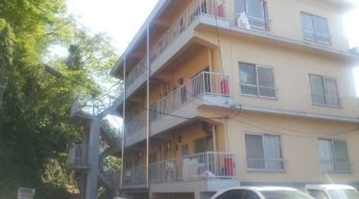 汐入マンションの外観