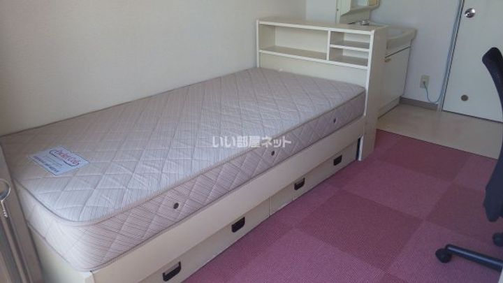 ドーミー赤池の居間