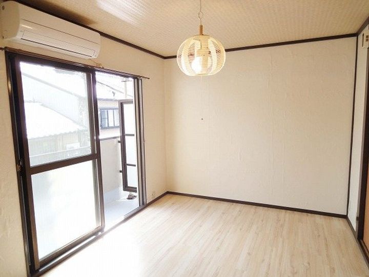 コーポ白木の居間