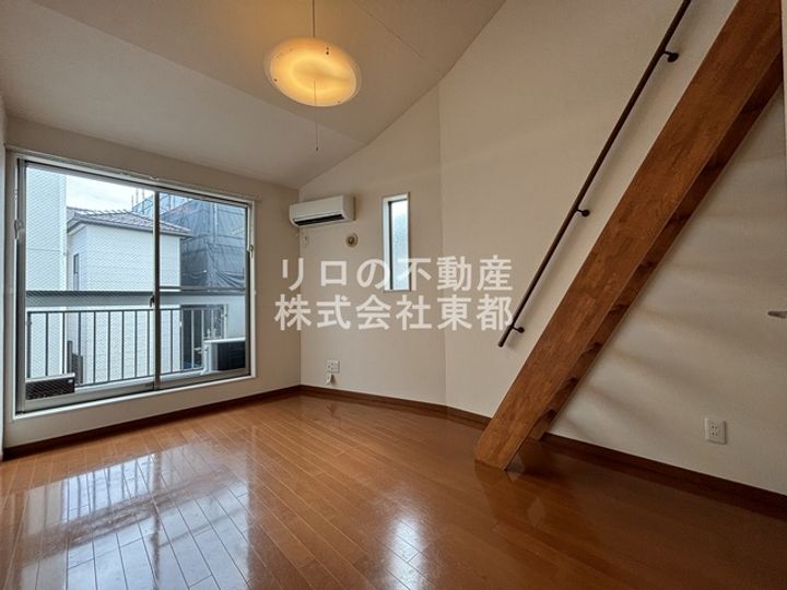 Arcadiaの居間