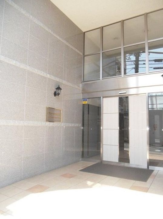 東京都中野区東中野1(マンション)の賃貸物件の玄関