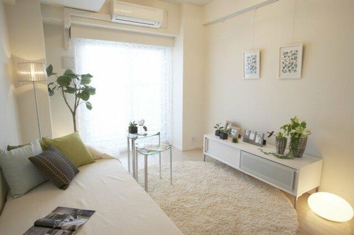 東京都港区三田5(マンション)の賃貸物件の居間