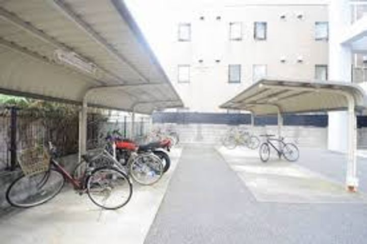 クレアシオン市ヶ谷西の地図
