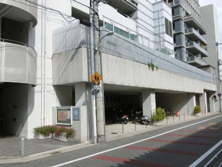 内野ビルの周辺