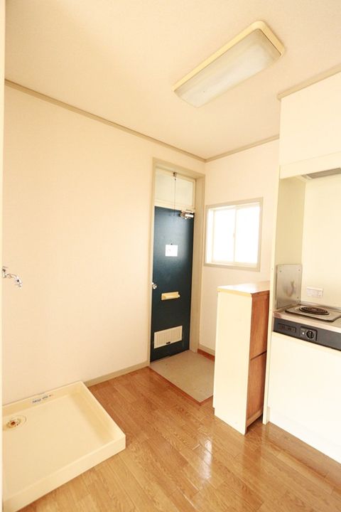 ハイツキナセの玄関