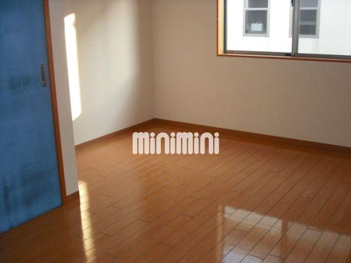 COURT M&M III・IVの居間