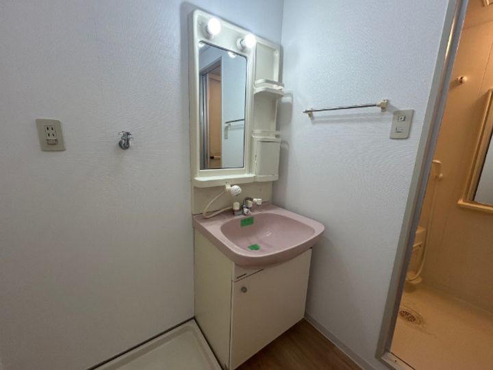 キャンパスサイドの内装