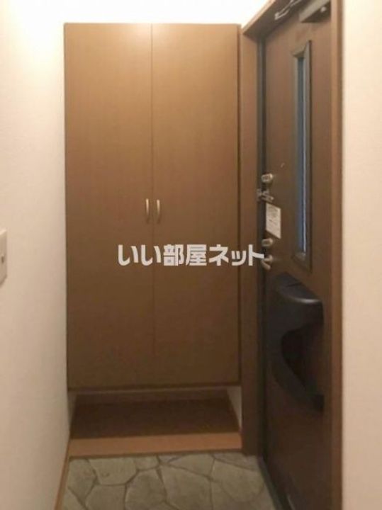 栃木県鹿沼市上野町(アパート)の賃貸物件の玄関
