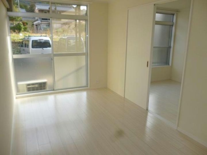 京都府福知山市字堀西小谷ケ丘(アパート)の賃貸物件の居間