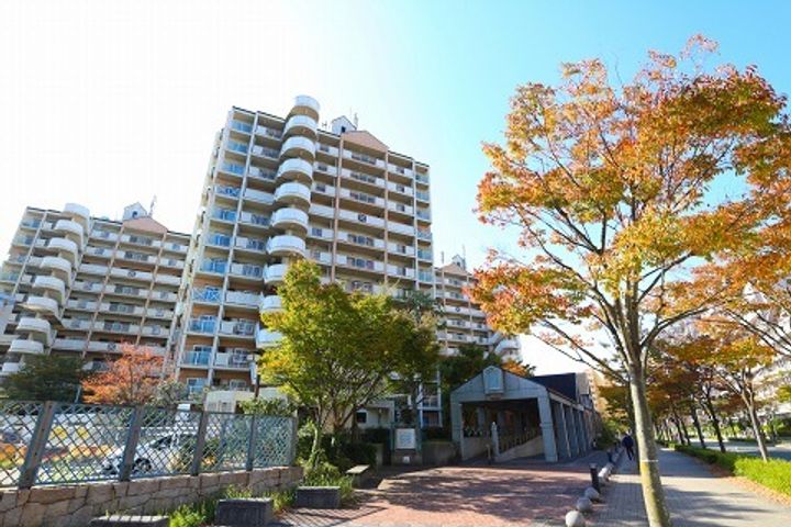 URルゼフィール井吹台の外観