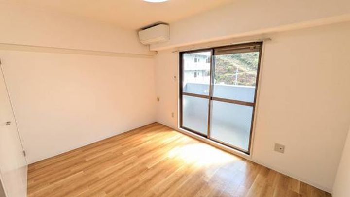 村澤ビルの居間