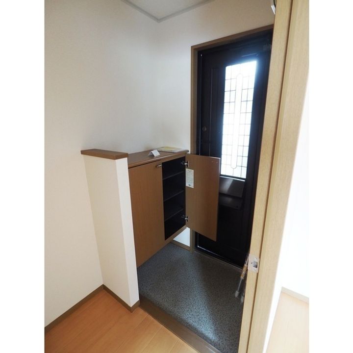 コンフォール Dの玄関