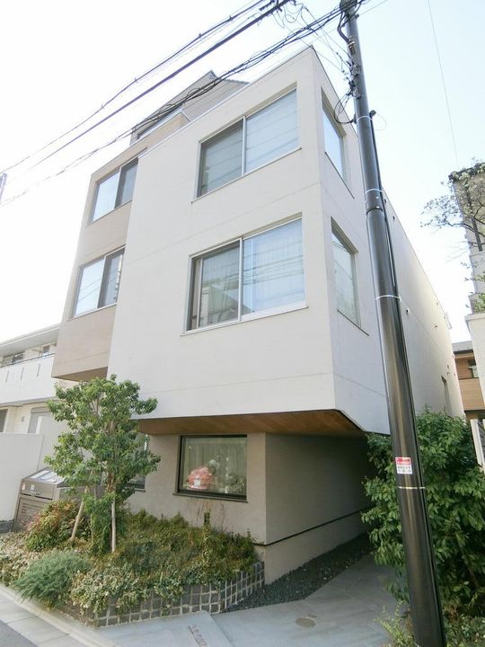 LEGALAND駒沢大学の外観