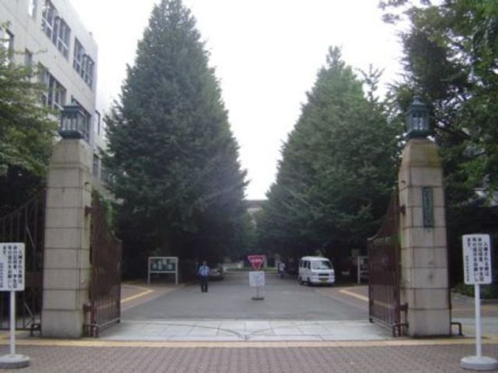 スカイコート目白台の周辺