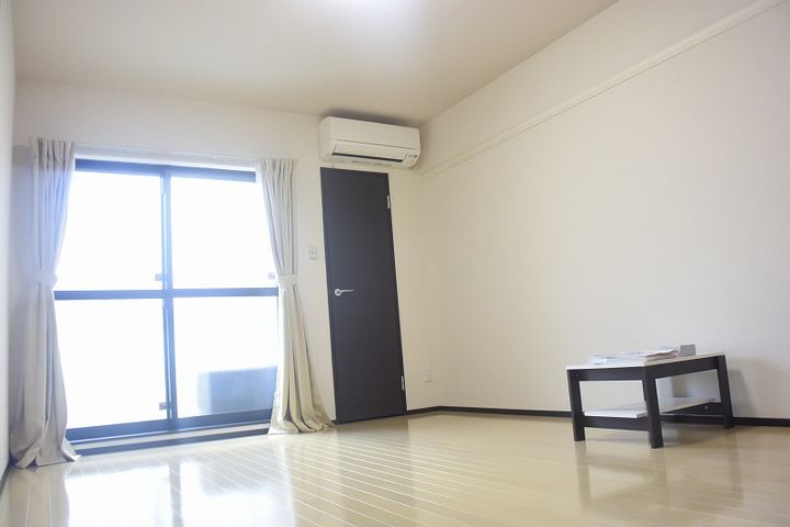 大阪府箕面市萱野1(アパート)の賃貸物件の居間