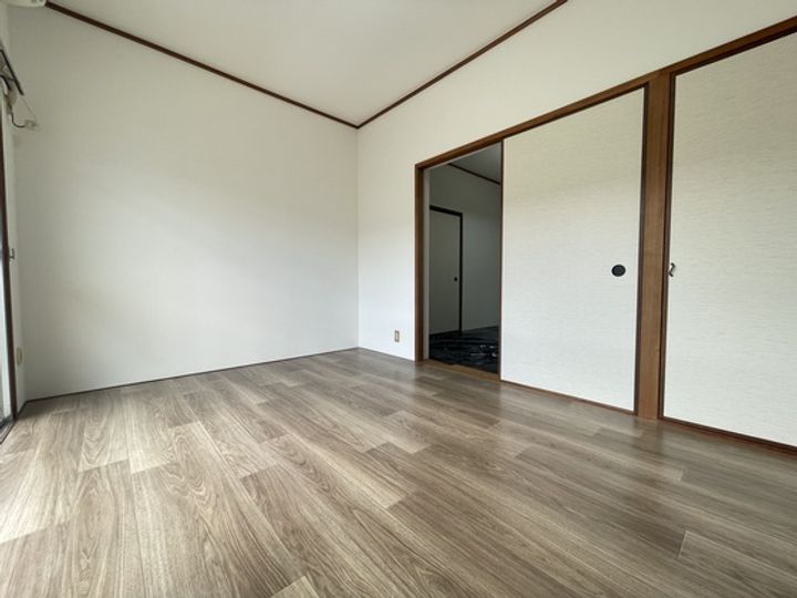 神田コーポラスの居間